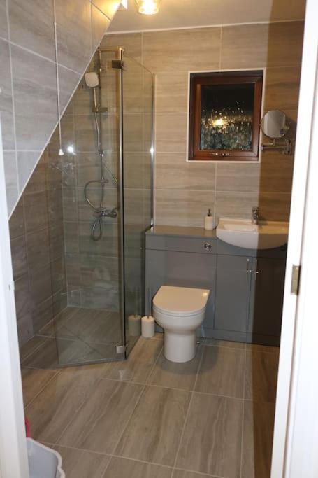 Entire -4 Bedrooms Detached House With Driveway Νότιγχαμ Εξωτερικό φωτογραφία